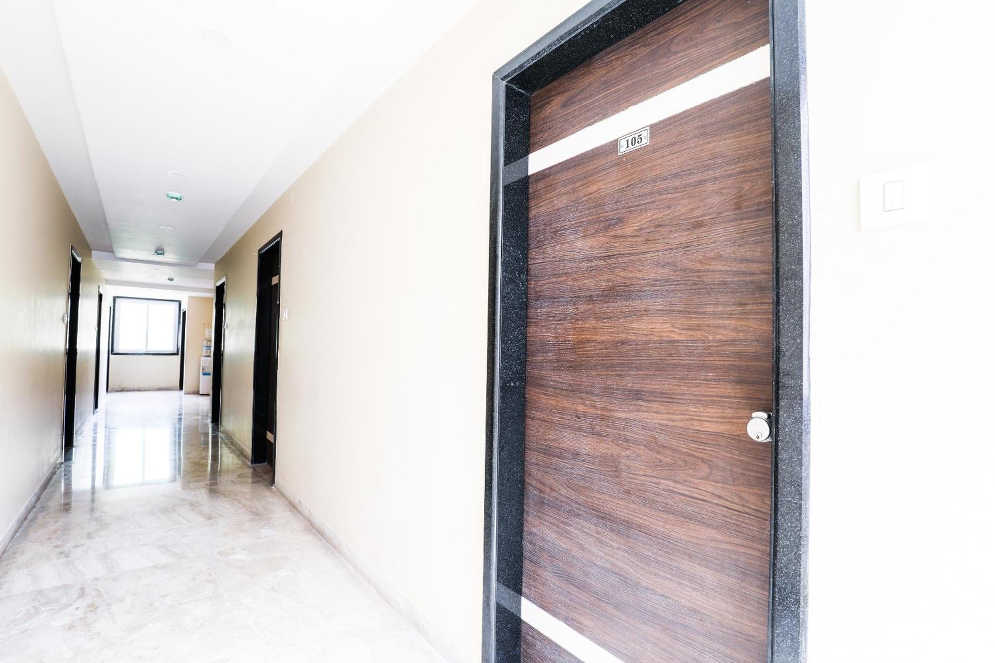Capital O Sky Grand Hotel Hyderabad Exterior photo
